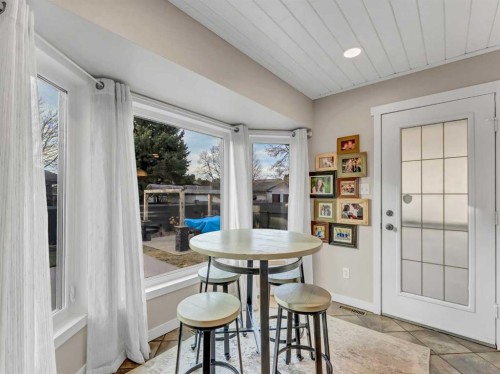 11 Taylor Crescent Se, Medicine Hat, AB - Indoor