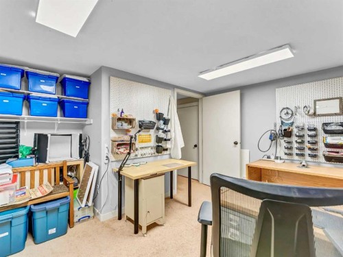 11 Taylor Crescent Se, Medicine Hat, AB - Indoor