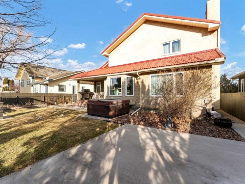 11 Taylor Crescent Se, Medicine Hat, AB - Outdoor With Deck Patio Veranda