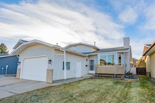 683 Ross Glen Drive SE Medicine Hat, AB T1B 3X5