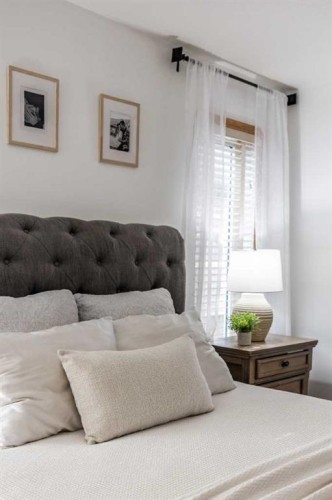 367 Ranchlands Boulevard Ne, Medicine Hat, AB - Indoor Photo Showing Bedroom