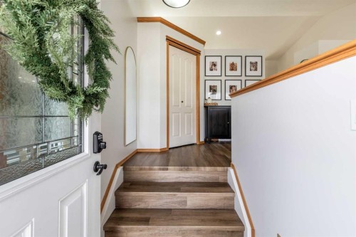 367 Ranchlands Boulevard Ne, Medicine Hat, AB - Indoor Photo Showing Other Room