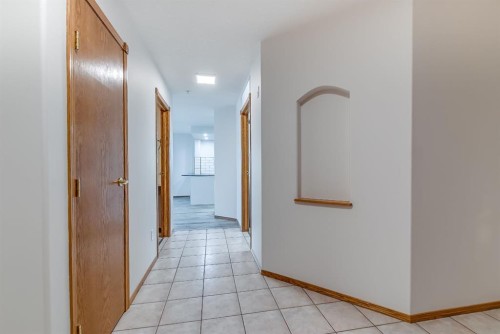 429-1182 Southview Drive Se, Medicine Hat, AB - Indoor Photo Showing Other Room