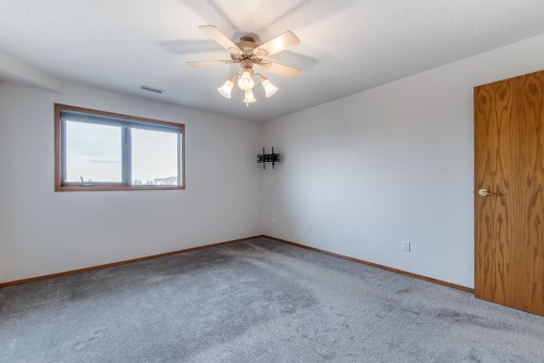 429-1182 Southview Drive Se, Medicine Hat, AB - Indoor Photo Showing Other Room