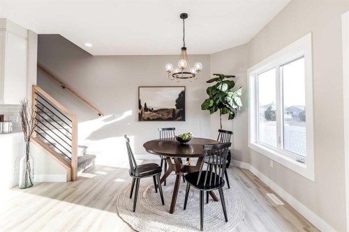 111 Sierra Road Sw, Medicine Hat, AB - Indoor Photo Showing Dining Room