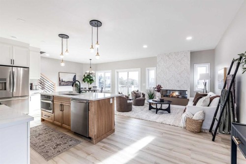 111 Sierra Road Sw, Medicine Hat, AB - Indoor Photo Showing Kitchen With Upgraded Kitchen