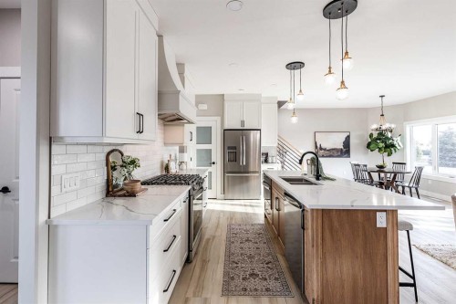 111 Sierra Road Sw, Medicine Hat, AB - Indoor Photo Showing Kitchen With Double Sink With Upgraded Kitchen