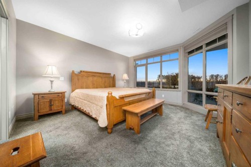 30 Palisades Mews Ne, Medicine Hat, AB - Indoor Photo Showing Bedroom