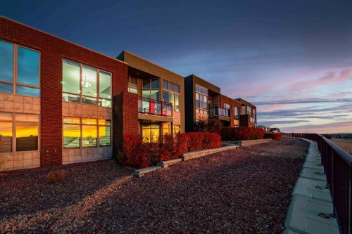 30 Palisades Mews Ne, Medicine Hat, AB - Outdoor With Exterior