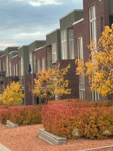 30 Palisades Mews Ne, Medicine Hat, AB - Outdoor