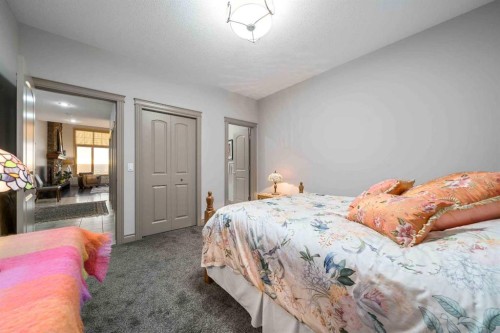 30 Palisades Mews Ne, Medicine Hat, AB - Indoor Photo Showing Bedroom