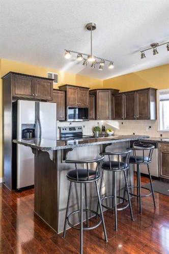 137 Ranchlands Boulevard Ne, Medicine Hat, AB - Indoor Photo Showing Kitchen