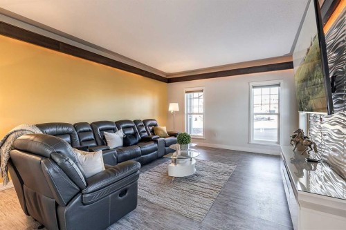 137 Ranchlands Boulevard Ne, Medicine Hat, AB - Indoor Photo Showing Living Room