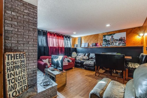 40 Ross Glen Court Se, Medicine Hat, AB - Indoor