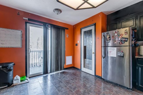 40 Ross Glen Court Se, Medicine Hat, AB - Indoor Photo Showing Other Room