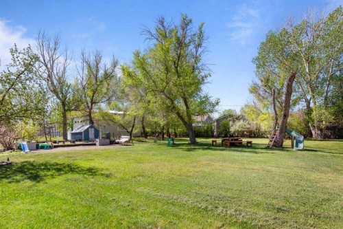 467 10 Street, Dunmore, AB - Outdoor