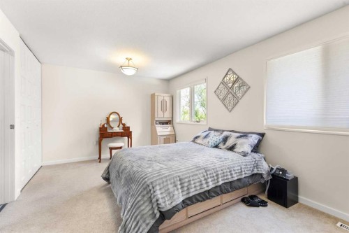 467 10 Street, Dunmore, AB - Indoor Photo Showing Bedroom