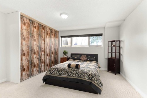 467 10 Street, Dunmore, AB - Indoor Photo Showing Bedroom