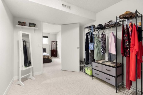 467 10 Street, Dunmore, AB - Indoor