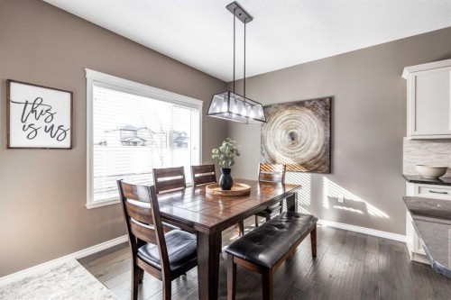 324 Somerside Crescent Se, Medicine Hat, AB - Indoor Photo Showing Dining Room