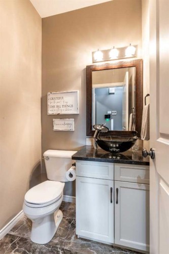 324 Somerside Crescent Se, Medicine Hat, AB - Indoor Photo Showing Bathroom