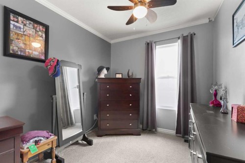 721 4 Avenue, Dunmore, AB - Indoor