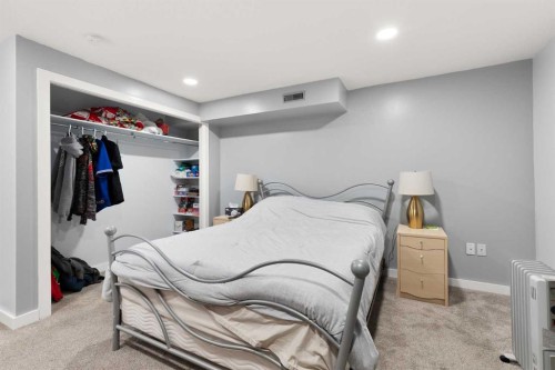 721 4 Avenue, Dunmore, AB - Indoor Photo Showing Bedroom