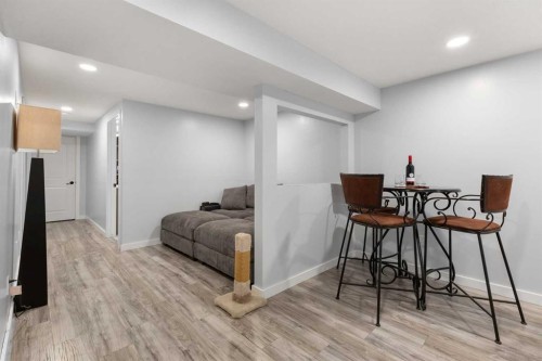 721 4 Avenue, Dunmore, AB - Indoor