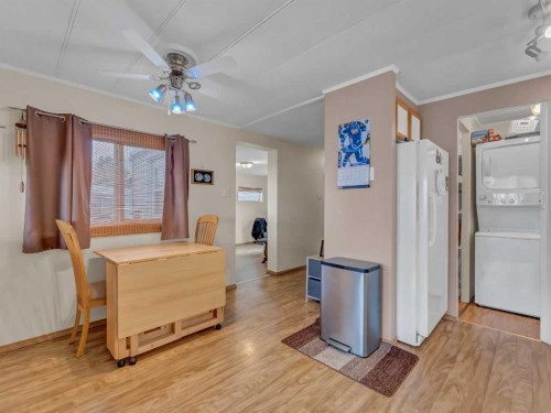 220 Fairchild Street Sw, Medicine Hat, AB - Indoor