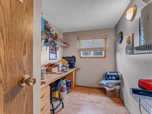 220 Fairchild Street Sw, Medicine Hat, AB - Indoor