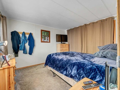 220 Fairchild Street Sw, Medicine Hat, AB - Indoor Photo Showing Bedroom