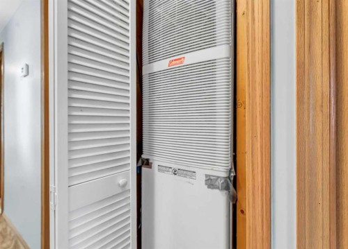 220 Fairchild Street Sw, Medicine Hat, AB - Indoor