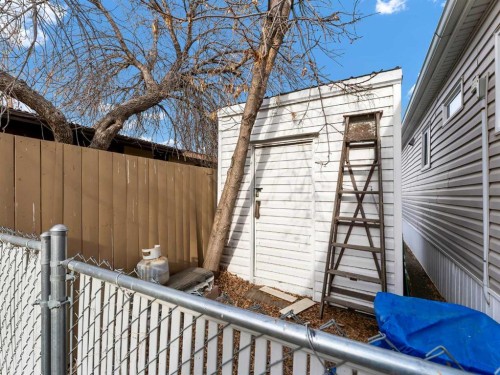 220 Fairchild Street Sw, Medicine Hat, AB - Outdoor With Exterior