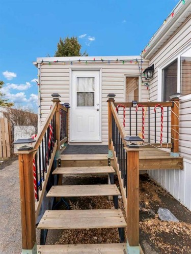 220 Fairchild Street Sw, Medicine Hat, AB - Outdoor With Exterior