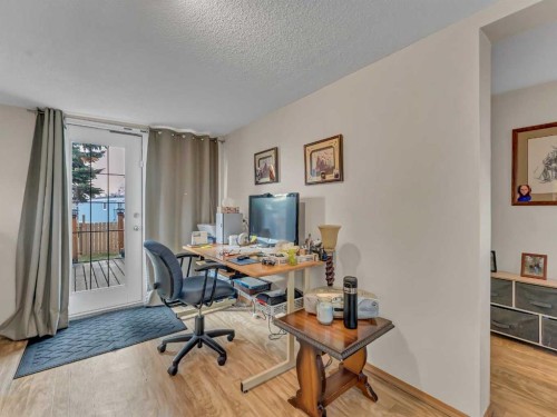 220 Fairchild Street Sw, Medicine Hat, AB - Indoor Photo Showing Office