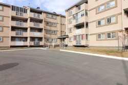 212-22 Park Meadows Drive SE Medicine Hat, AB T1B 4E8