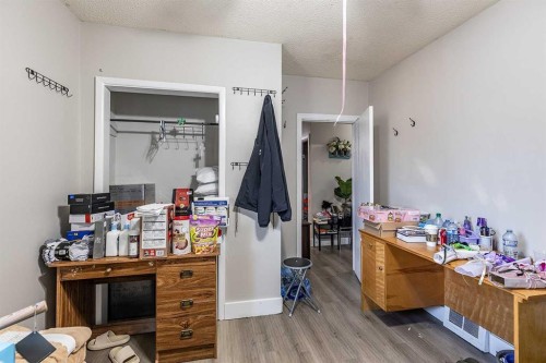 201 5 Street Se, Medicine Hat, AB - Indoor