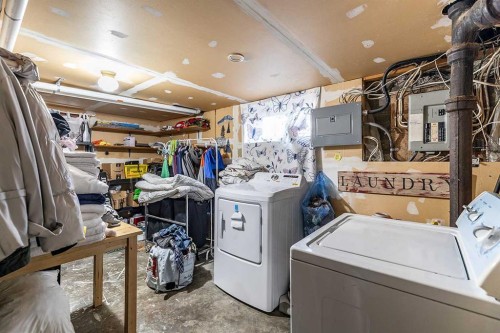 201 5 Street Se, Medicine Hat, AB - Indoor Photo Showing Laundry Room