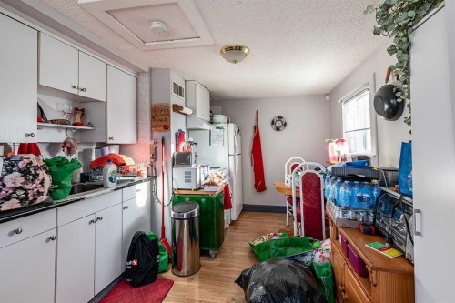 201 5 Street Se, Medicine Hat, AB - Indoor