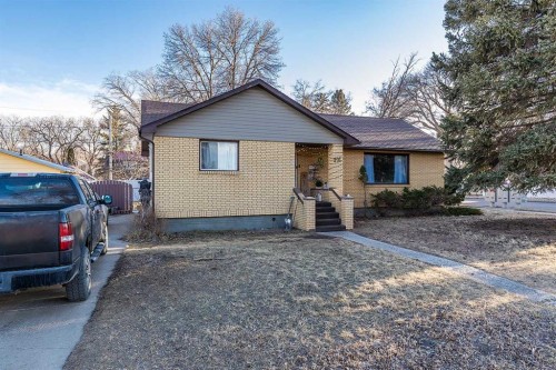 201 5 Street Se, Medicine Hat, AB - Outdoor