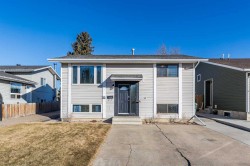 32 Rossland Boulevard SE Medicine Hat, AB T1B 2J1