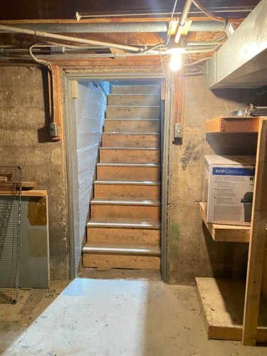 111 2 Street West, Brooks, AB 