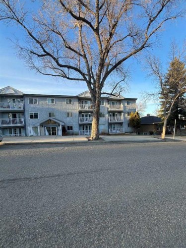 105-252 4 Street SE Medicine Hat, AB T1A 0K1