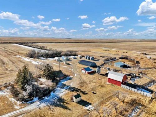 22222 Range Road 20, Bindloss, AB 