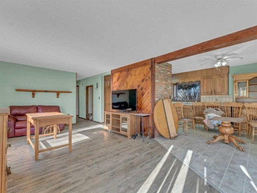 22222 Range Road 20, Bindloss, AB 