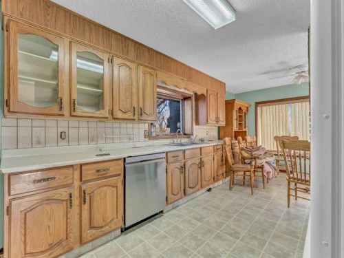 22222 Range Road 20, Bindloss, AB 