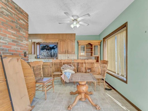 22222 Range Road 20, Bindloss, AB 