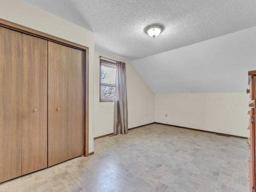 22222 Range Road 20, Bindloss, AB 