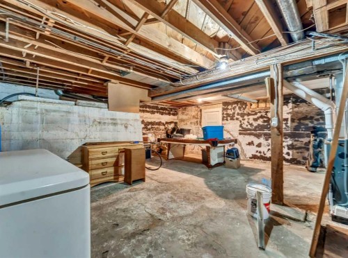 22222 Range Road 20, Bindloss, AB 