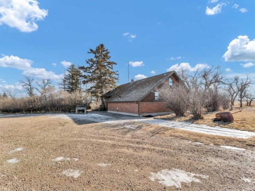 22222 Range Road 20, Bindloss, AB 